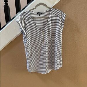 Express Black & White Striped V-Neck Zip Front Blouse